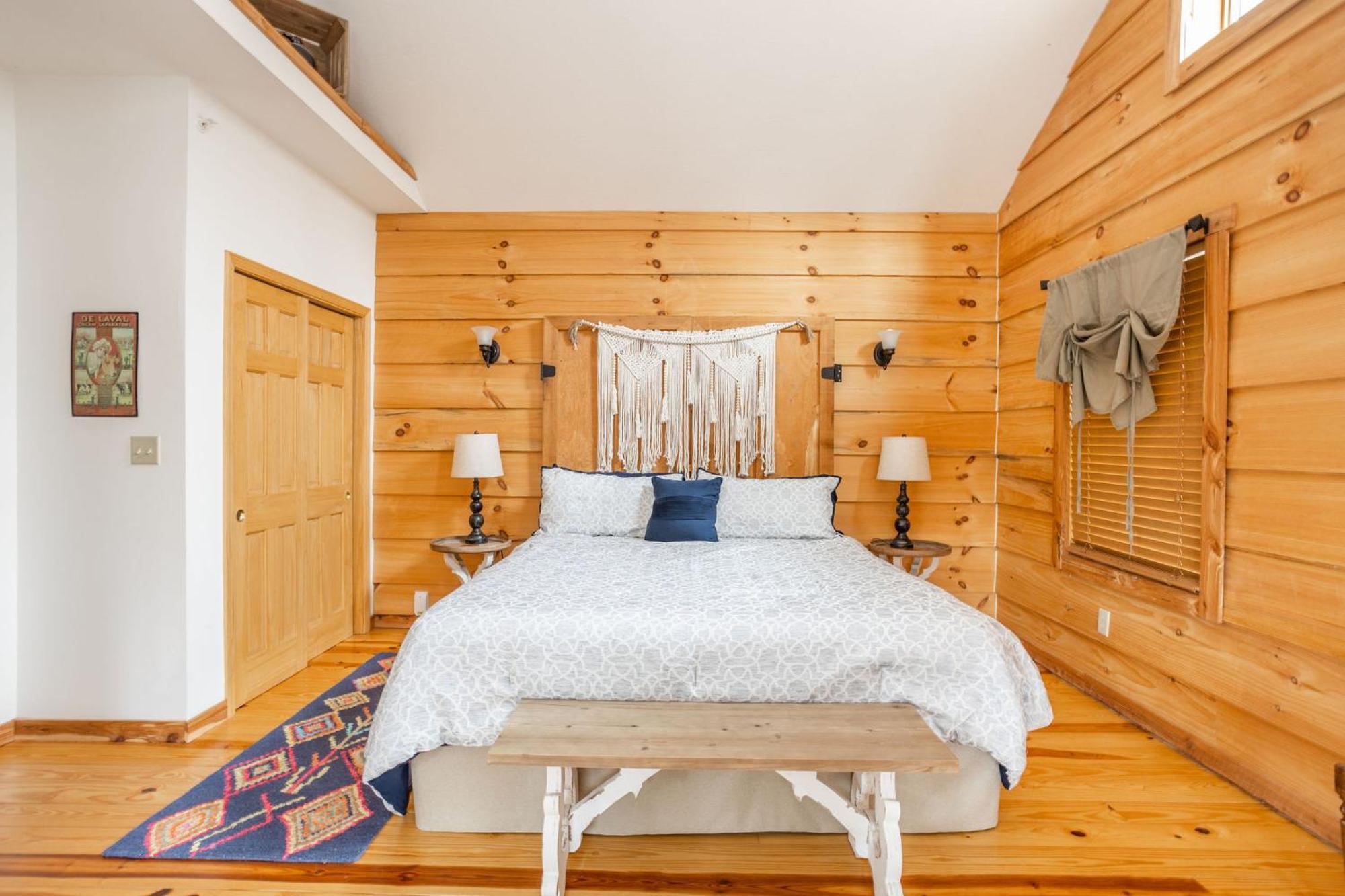 Отель The Treehouse At The Rustic Retreat Нэшвилл Экстерьер фото